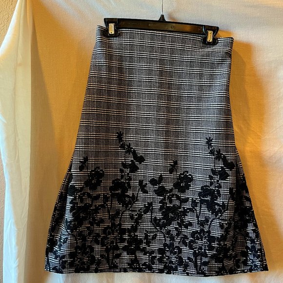 Black Knee Length Skirt - Picture 1 of 4